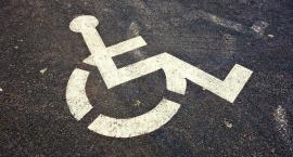 Prawa pacjentów ograniczone przez wysokie opłaty parkingowe szpitali