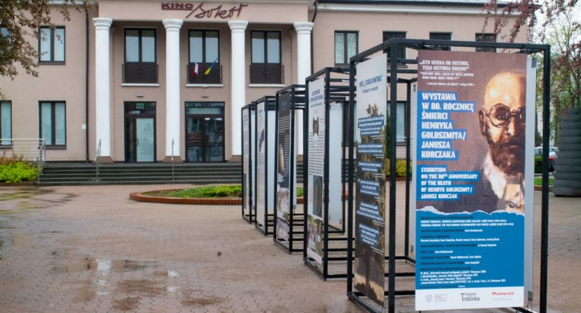 Plenerowa wystawa o Januszu Korczaku w Sokołowie