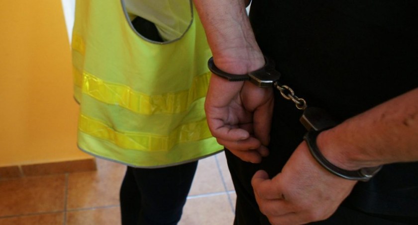 Policjanci zatrzymali złodzieja z miejskiego targowiska