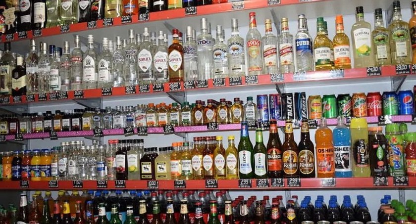 Za butelkę alkoholu musiała zapłacić pięćset złotych
