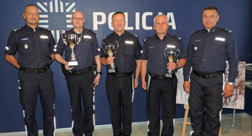 Sokołowski policjant na podium turnieju służby dyżurnej 2023