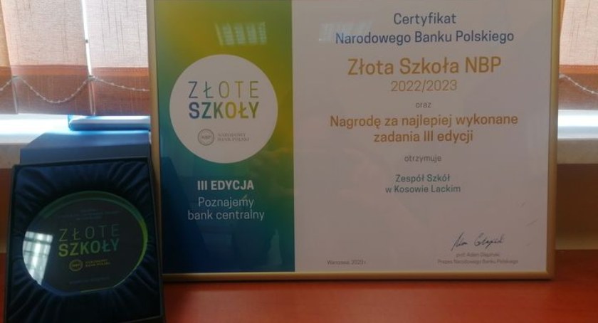 Sukces licealistów z Kosowa Lackiego w projekcie NBP