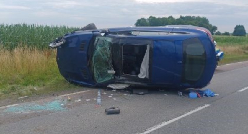 Dwie osoby w szpitalu po wypadku na krajówce w Sterdyni