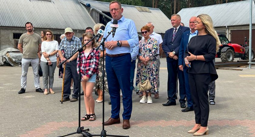 Minister rolnictwa gościł w podsokołowskiej Dąbrowie