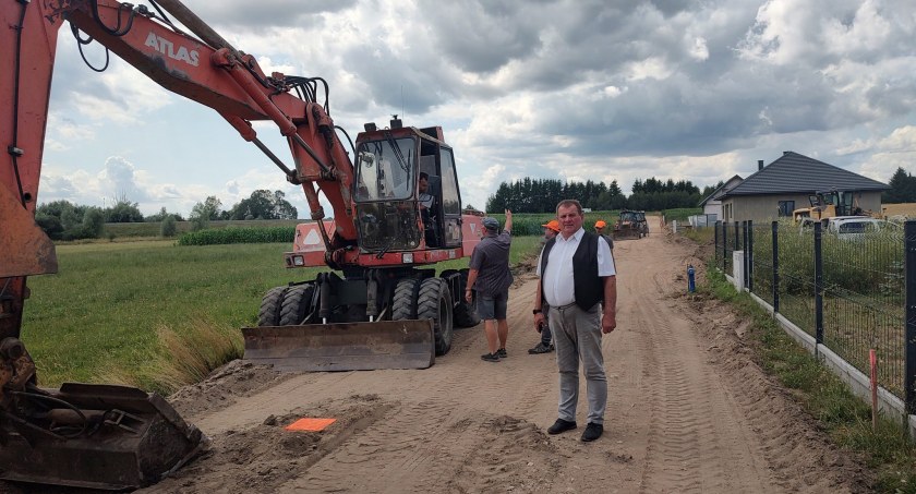 W gminie Kosów Lacki trwa budowa 18 kilometrów dróg