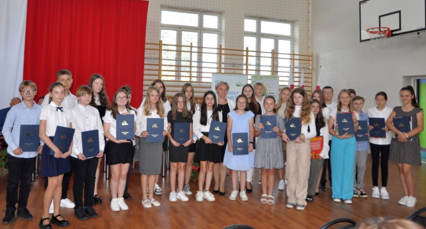 40 uczniów z gminy Repki otrzymało stypendia