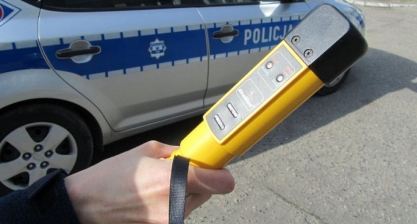 Pijany kierowca zatrzymany przez świadka. Miał 4 promile!