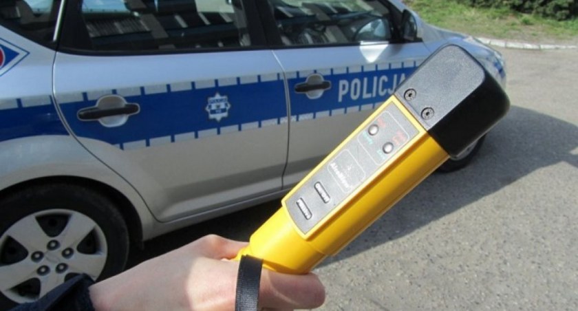 Pijana jechała rowerem pod oknami sokołowskiej komendy policji