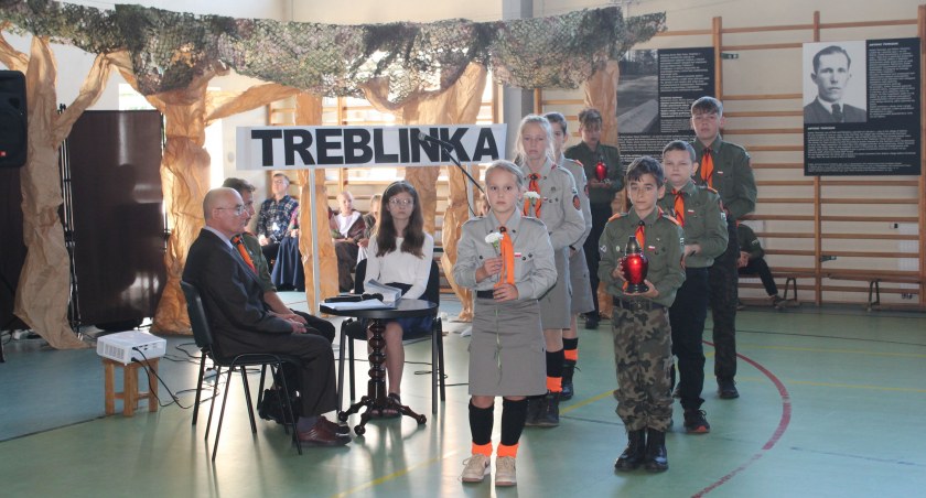 Upamiętnili mieszkańców gminy Sabnie wywiezionych do Treblinki