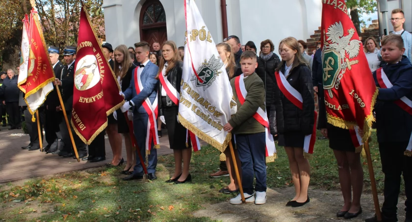 Otworzyli wyremontowaną za 19 mln zł drogę, oddali hołd Romanowi Dmowskiemu