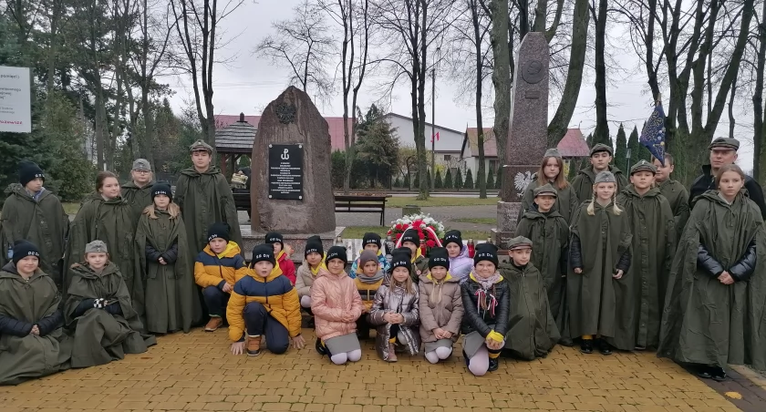 Tak zuchy i harcerze z gminy Jabłonna Lacka oddali hołd Niepodległej