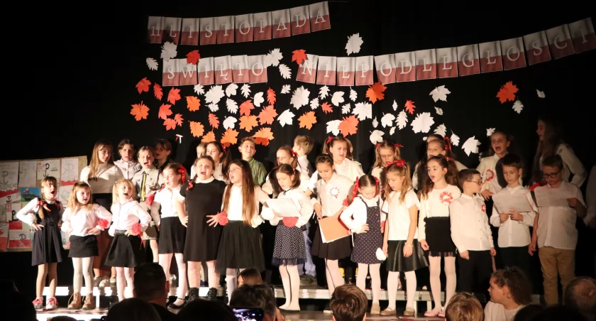 Wieczór Patriotyczny w Publicznej Szkole Podstawowej w Jabłonnie Lackiej