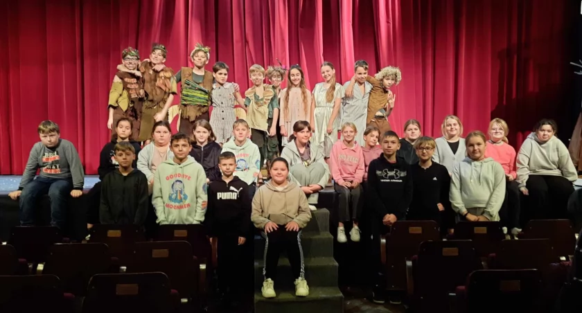 Na scenie Teatru Buffo obejrzeli szkolnego kolegę