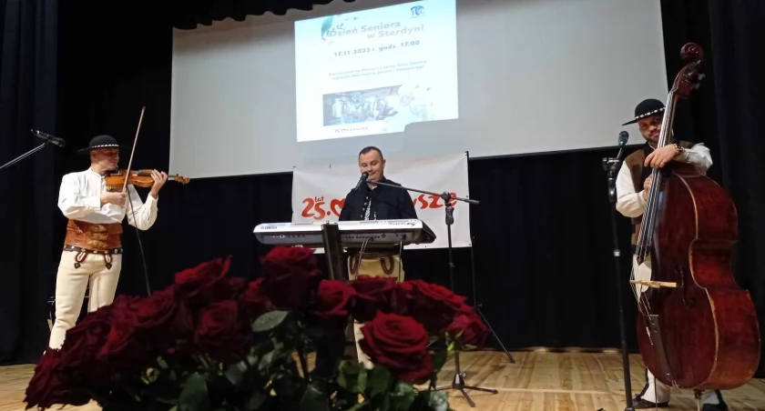 W Sterdyni świętowali Dzień Seniora po góralsku...