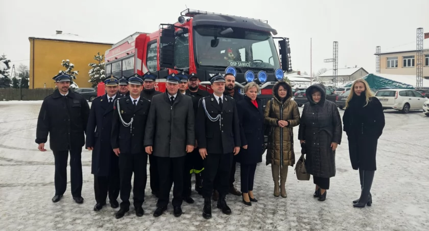 Wóz strażacki dla OSP Sawice uroczyście przekazany