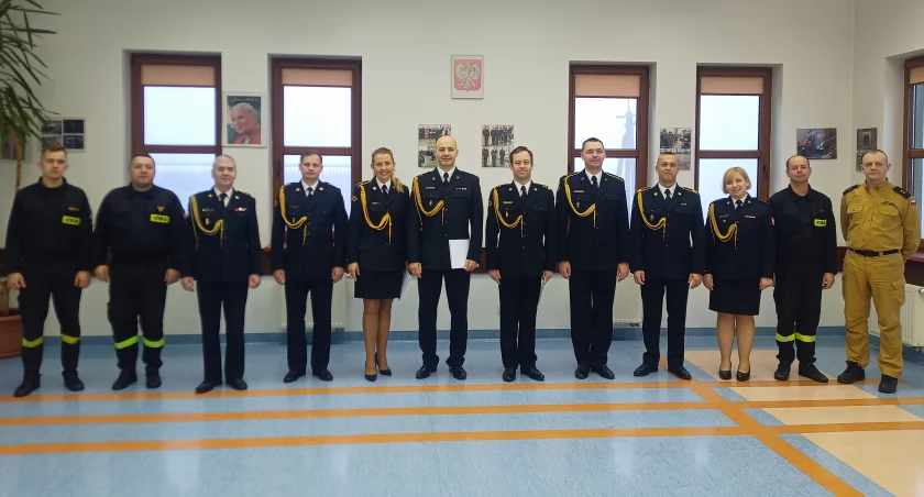 Strażacy z PSP odebrali awanse i nagrodę