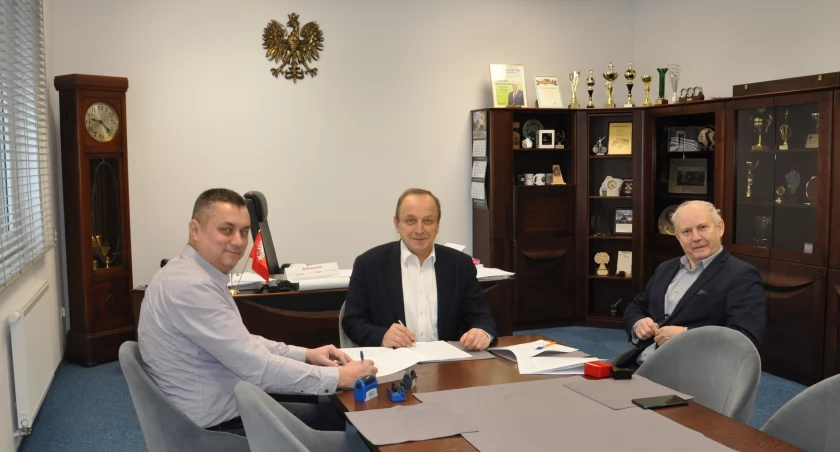 Nowy rok i umowa na remont kolejnej drogi podpisana