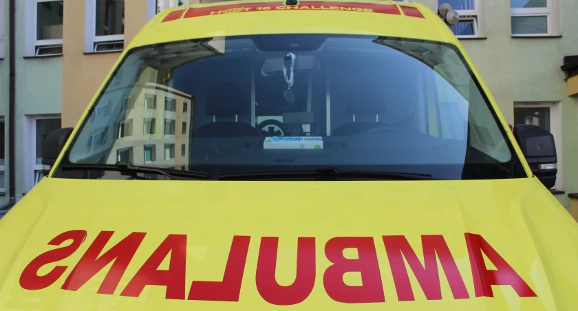Nieostrożnie wyprzedzała, jej auto wpadło w poślizg i dachowało