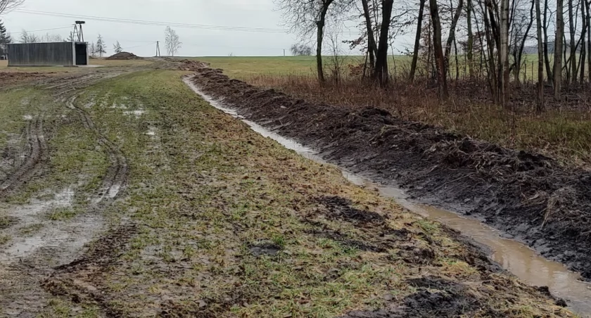Gmina Kosów Lacki: pogoda utrudnia kontynuację prac na drogach