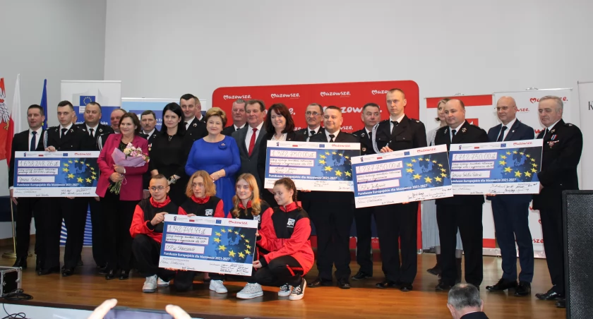Pięć nowych wozów strażackich za 7,5 mln zł trafi do powiatu sokołowskiego