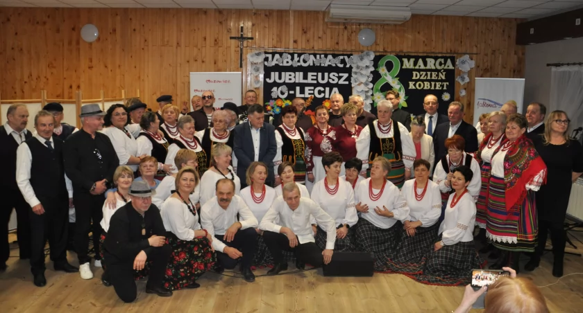 Świętowali Dzień Kobiet i jubileusz zespołu „Jabłoniacy”