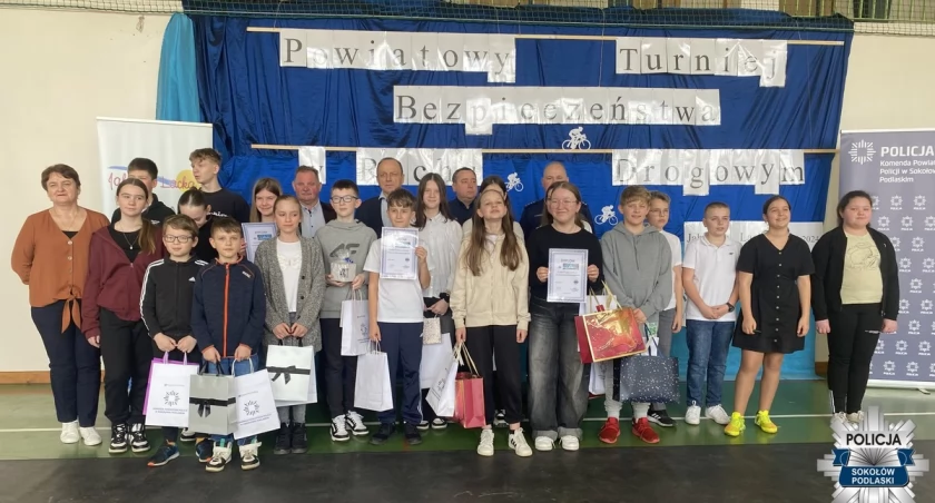 Uczniowie z całego powiatu rywalizowali w Jabłonnie Lackiej
