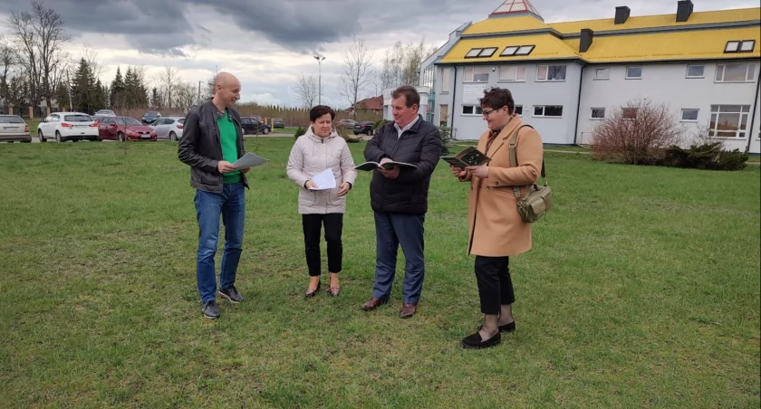 Kosów Lacki: będzie nowy plac rekreacyjny i rusza remont kościoła