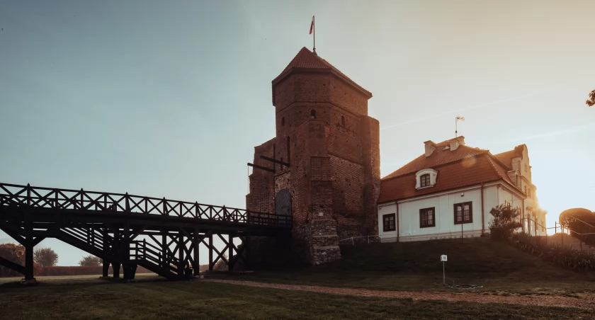 Liw. Na spotkanie z Żółtą Damą