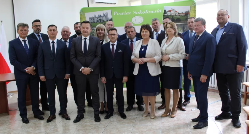 Jakie diety dla radnych powiatowych, ile zarobi starosta?