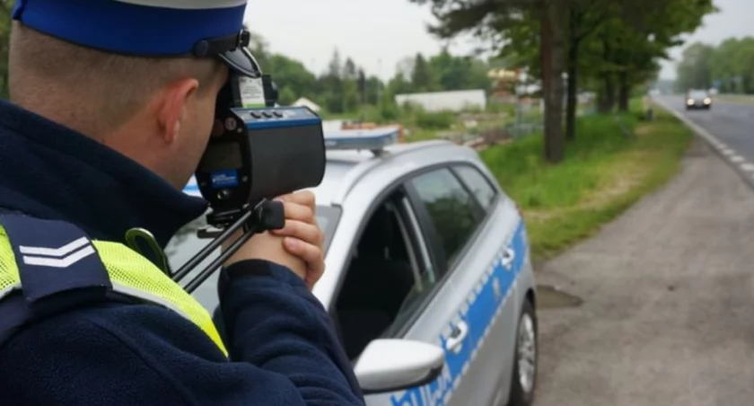 Dwóch piratów drogowych wpadło na krajówkach w powiecie sokołowskim. Jeden był pijany.