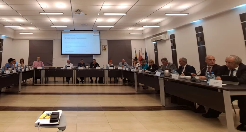 Absolutorium dla burmistrza Sokołowa - ale trudno rozstrzygnąć, dla którego