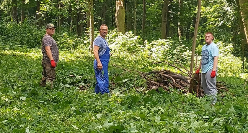 W Repkach znów mieszkańcy posprzątali park