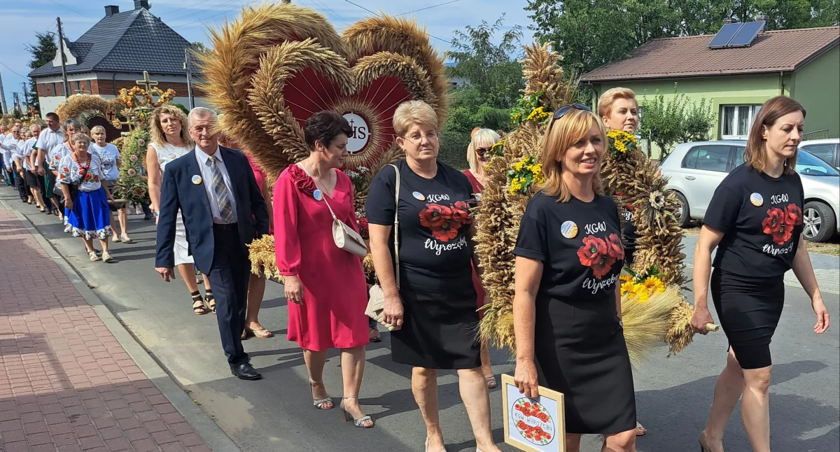 Gmina Repki tradycją stoi. Na dożynki mieszkańcy przygotowali aż 19 wieńców!