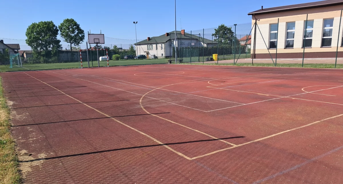 Uczniowie będą mogli korzystać z wyremontowanego boiska