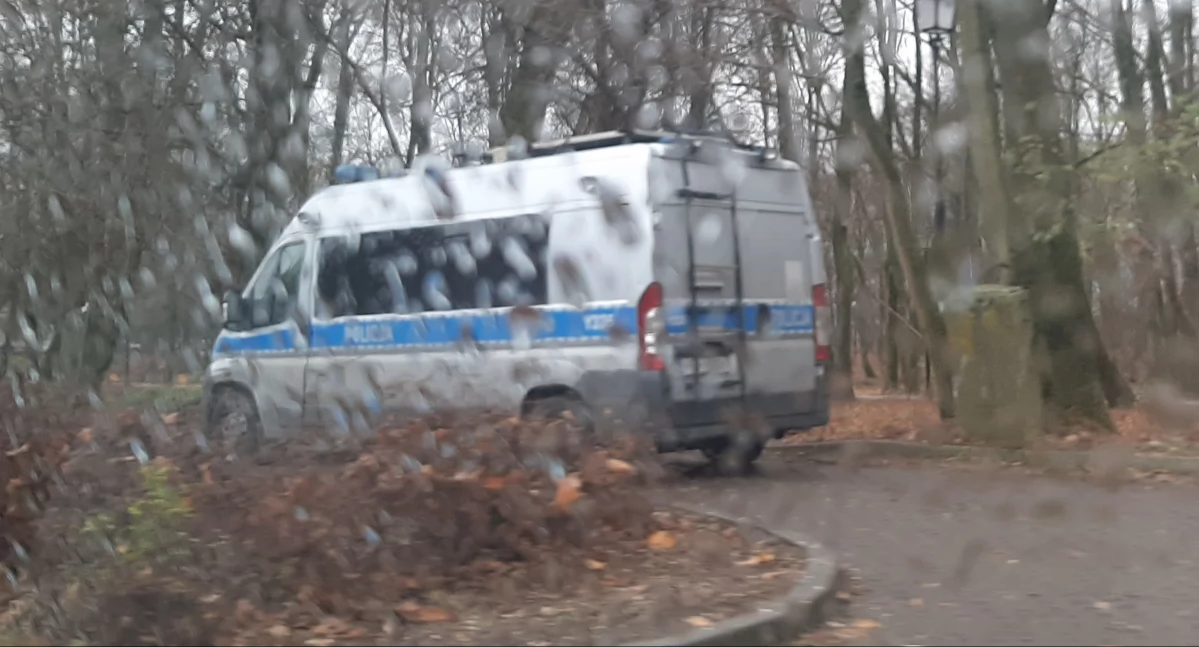 76-latka zgubiła się na grzybach, odnaleźli ją policjanci