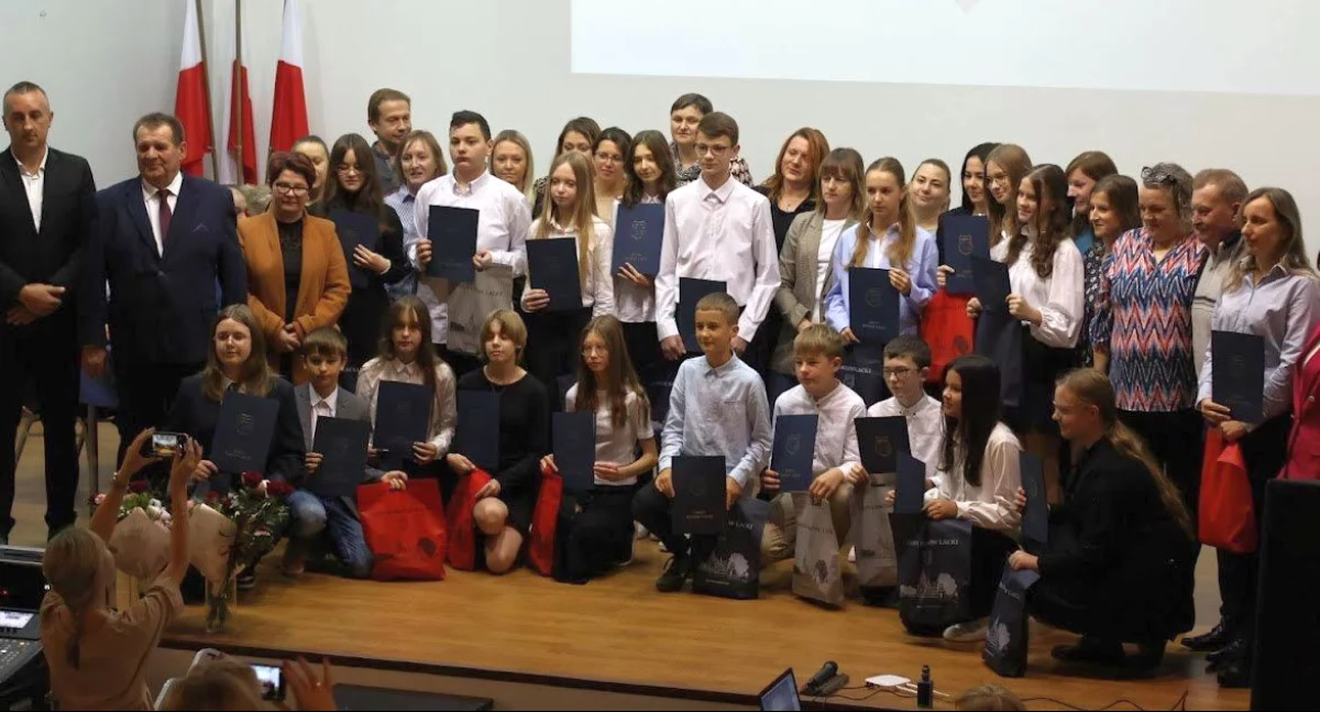 W Kosowie Lackim przyznali stypendia uczniom
