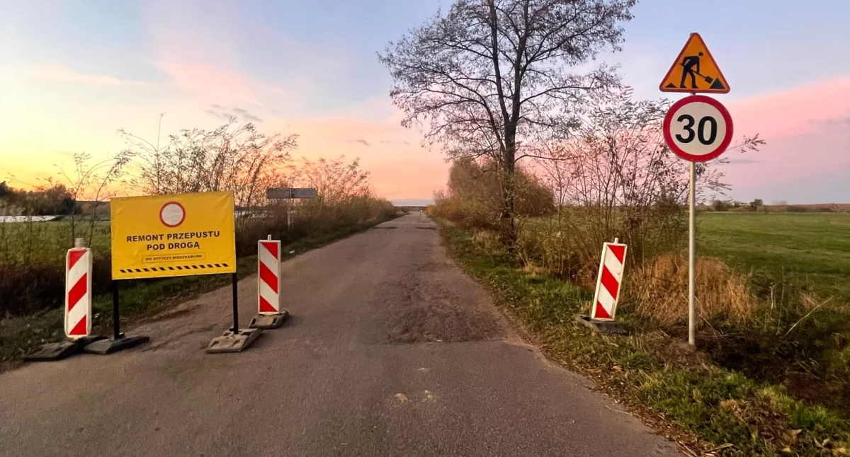 Ruszyły prace na drodze w Gałkach
