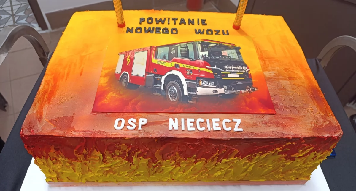 Nowiutki ciężki wóz bojowy dotarł do OSP w Niecieczy