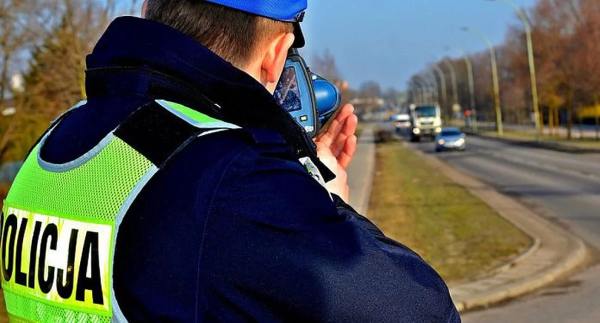 Miał 129 km/h na liczniku, 10 sądowych zakazów kierowania, promile i uciekał przed policją