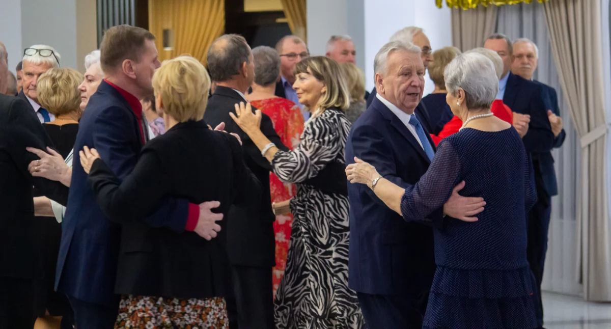 Sokołowscy seniorzy to potrafią się bawić...