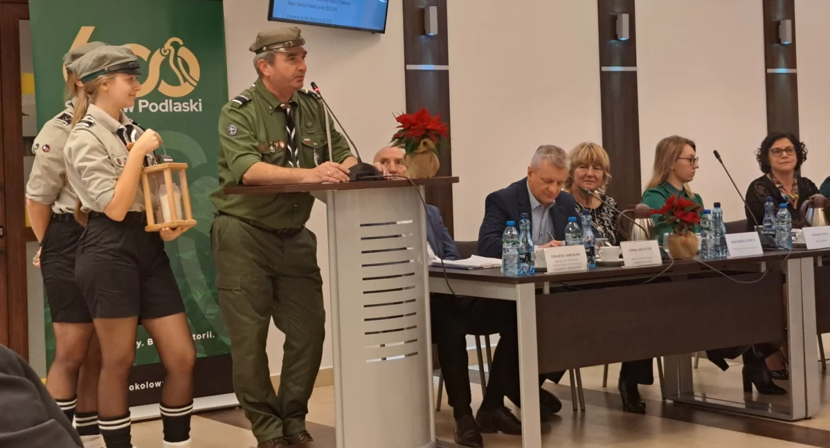 Sesja miejska: od światełka pokoju, przez budżet po zaskakującą rezygnację przewodniczącej Hanny Lecyk