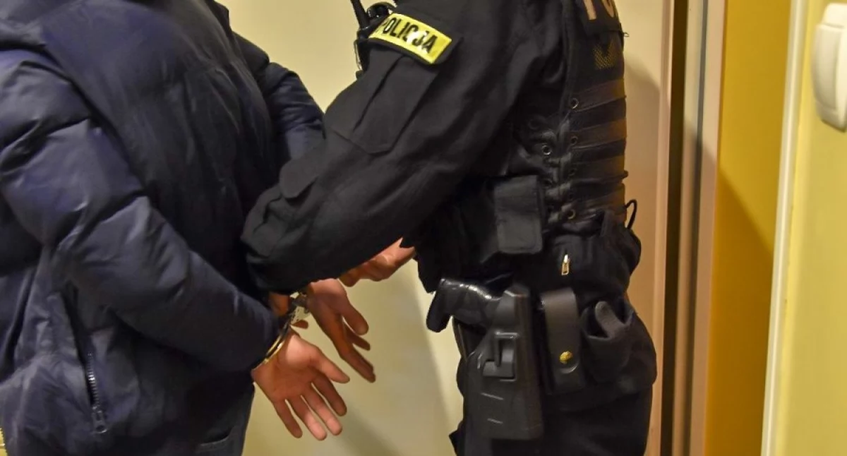 Policjanci zakończyli domową awanturę. 36-latek ma teraz duże kłopoty...