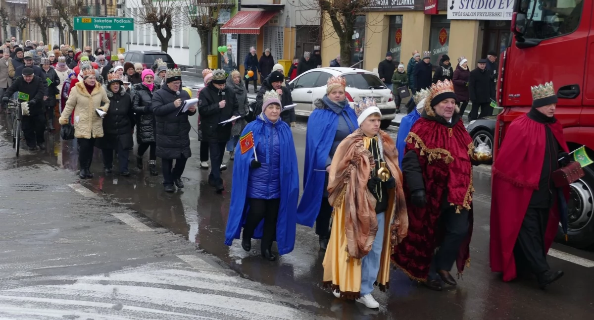 Kosów Lacki: burmistrz, proboszcz i uczeń jako Trzej Królowie