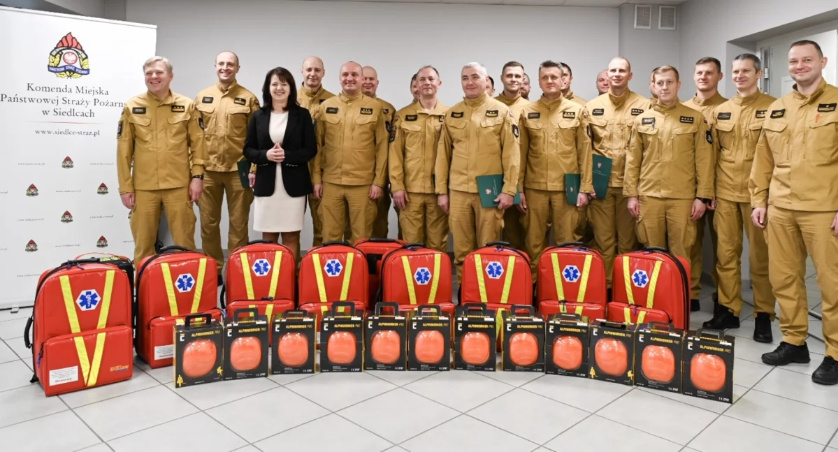 Plecak ratowniczy trafił do sokołowskiej komendy PSP