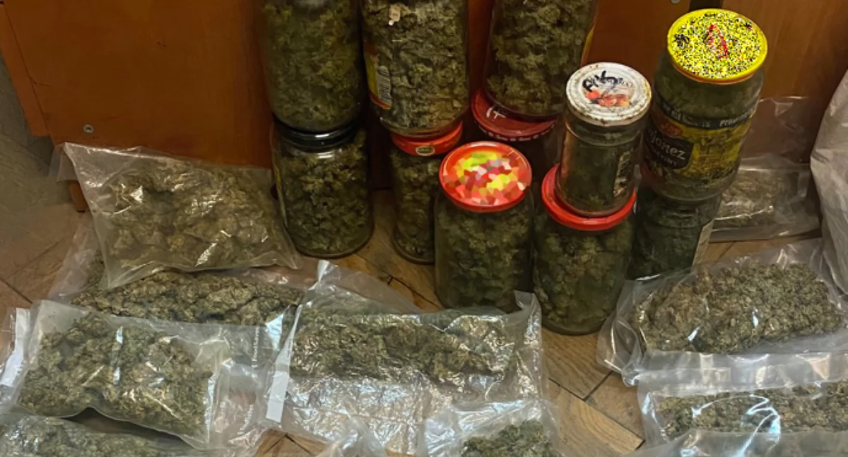 Sukces sokołowskich policjantów. 3,5 kilograma narkotyków znaleźli w beczce!