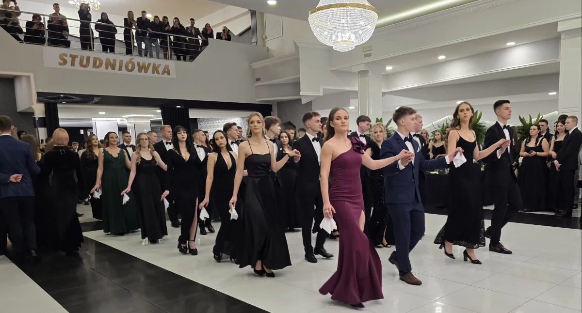 Sezon studniówkowy w Sokołowie Podlaskim rozpoczęła „Szara”