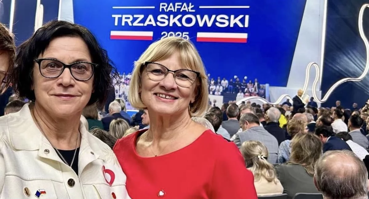 Samotnie paliła znicze pod węgrowskim sądem. Czy w nagrodę zostanie nowym dyrektorem SOK?