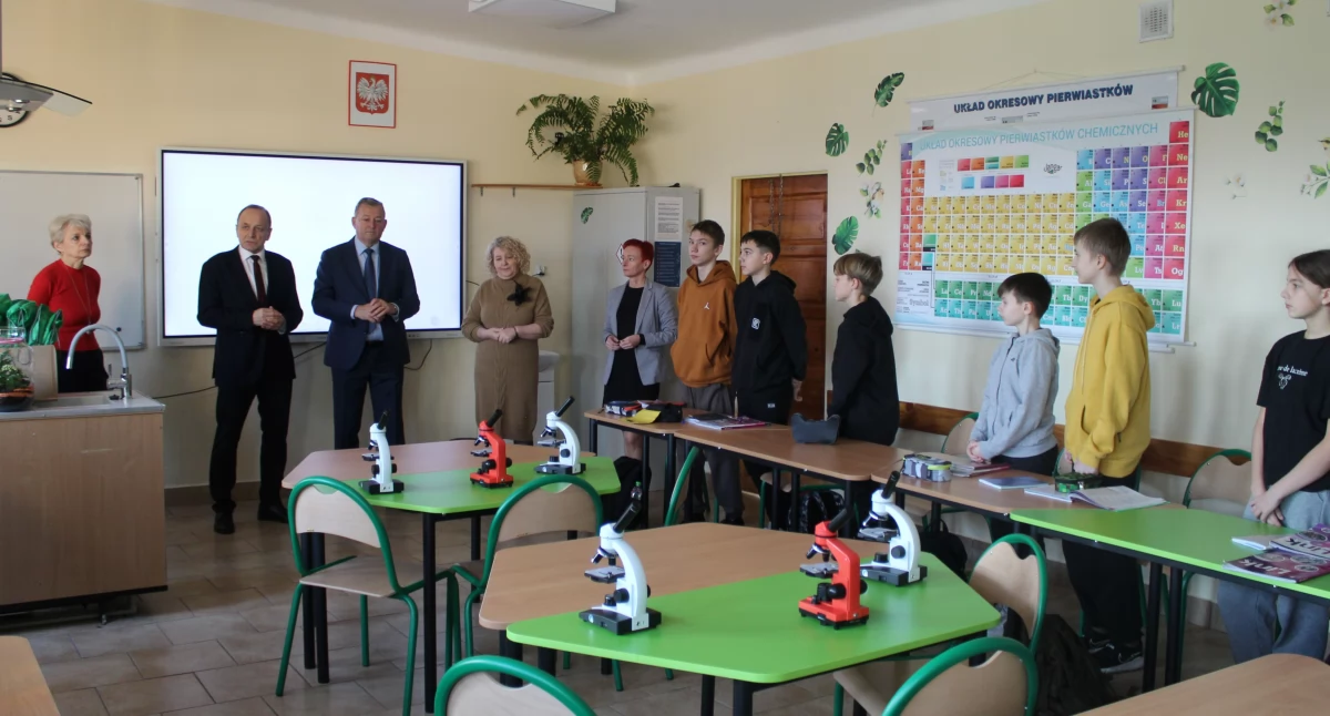 W szkole w Jabłonnie Lackiej otwarto nowoczesną ekopracownię