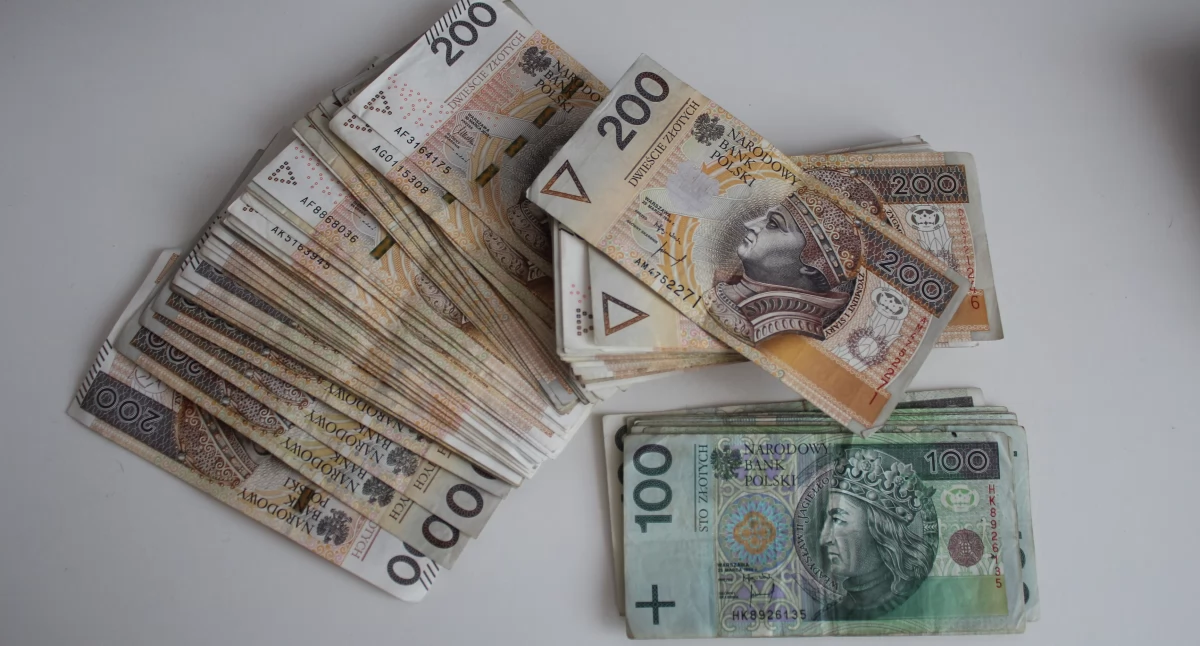 Oszukał ją fałszywy pracownik banku, straciła 18 tysięcy złotych