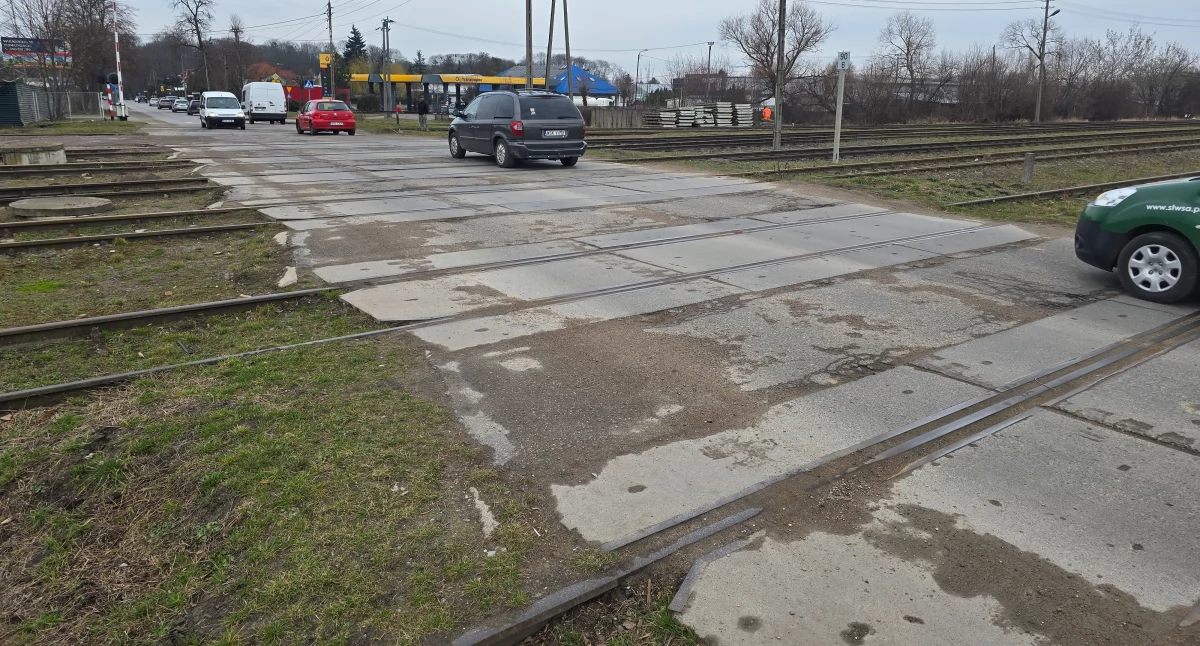 Warto zabiegać o sprawy ważne dla mieszkańców! PKP zrobi przejścia dla pieszych na ul. Lipowej.